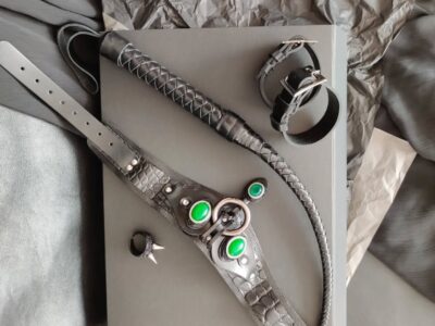 Choker su pinigine