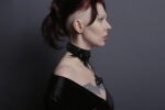 Choker su pinigine
