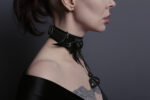 Choker su pinigine